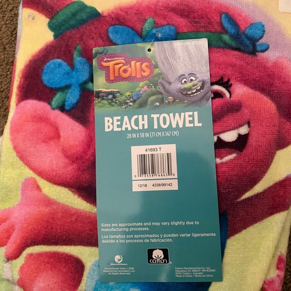 Trolls beach towel - Picture 3 of 3